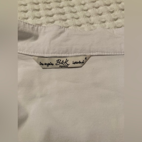 B&K Moda.  White Button Up Tunic Style Blouse. Size 4 - Picture 3 of 13